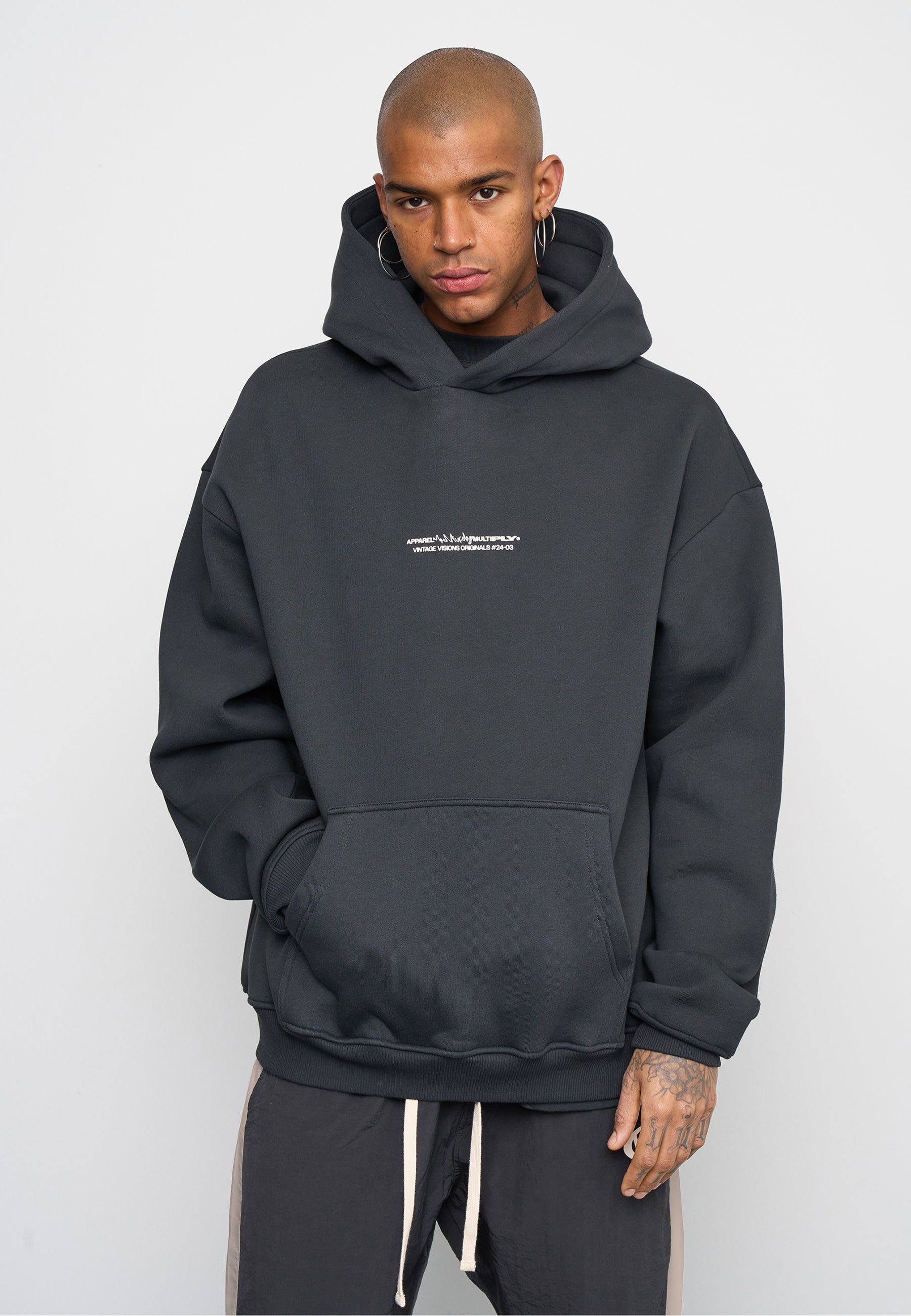 Oversize Hoodie V Visions Black Soda Washed